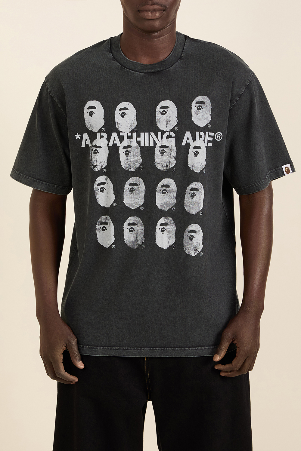 תמונת דוגמן קידמית של חולצת טי