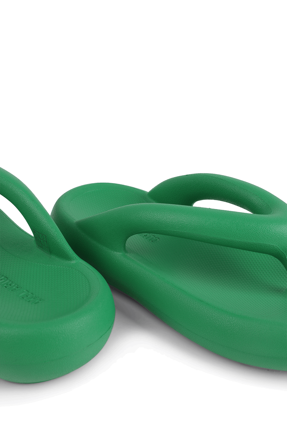 תמונת תקריב של כפכפי אצבע דלתא