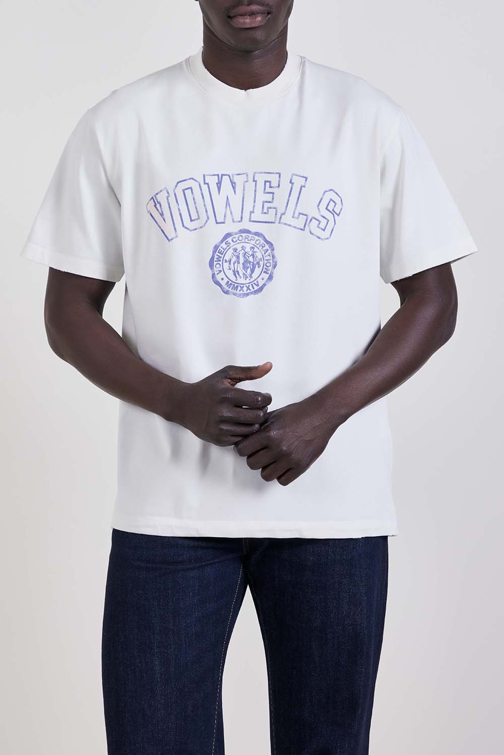 תמונת דוגמן קידמית של חולצת טי