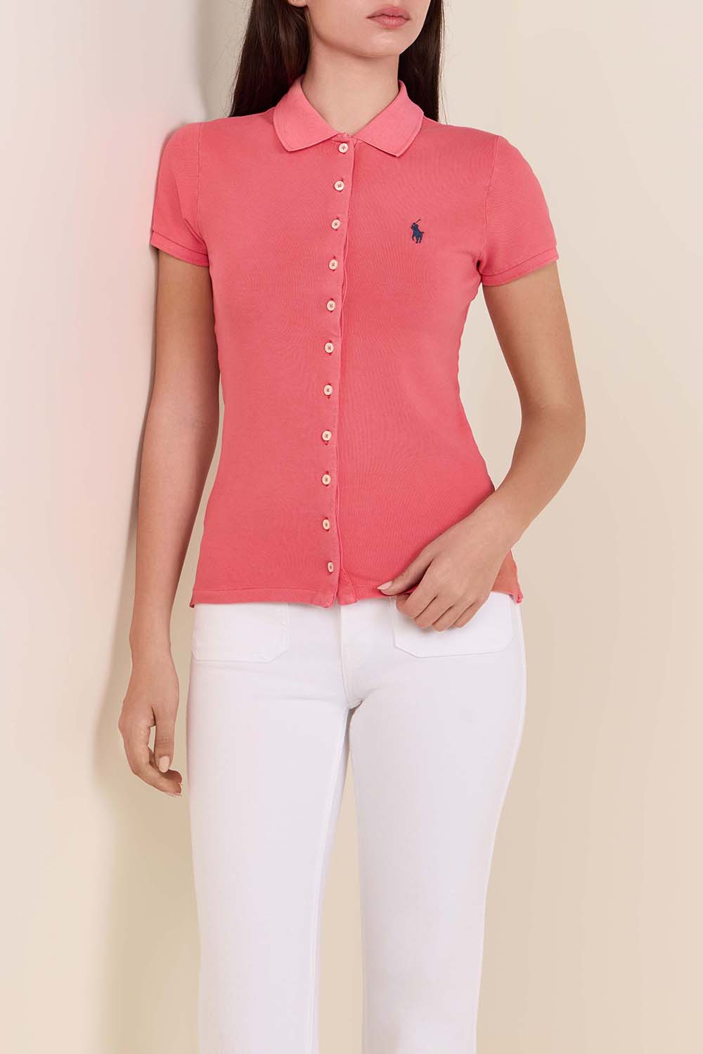 תמונת דוגמן קידמית של חולצת פולו מכופתרת סלים פיט