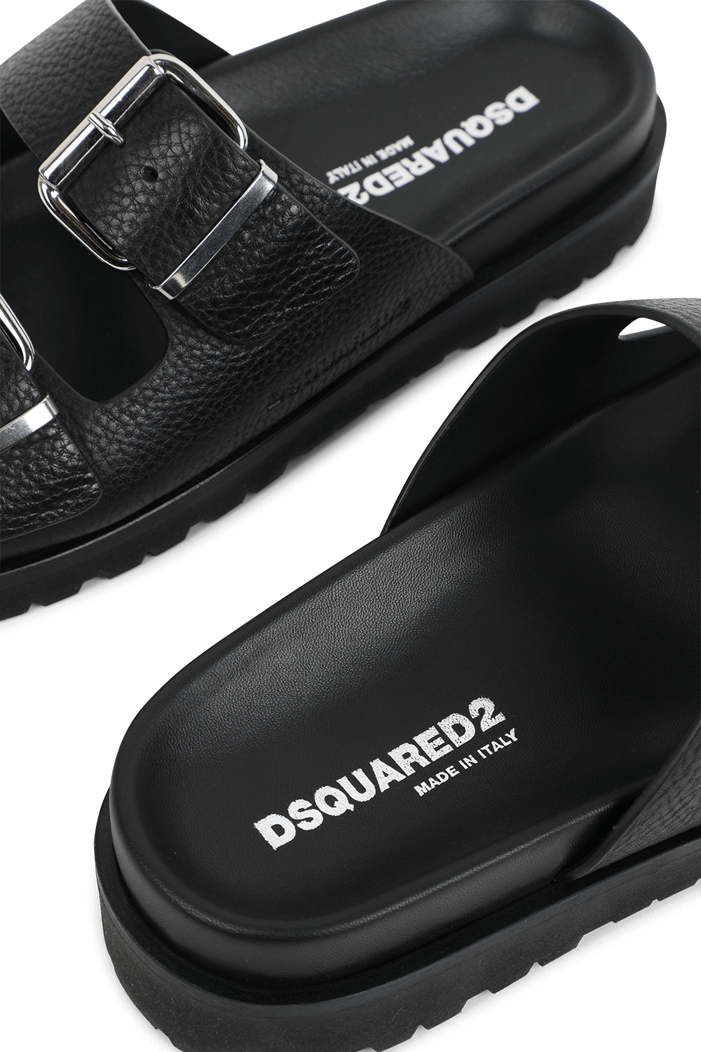 תמונת תקריב של סנדלי סוני שטוחים שחורים