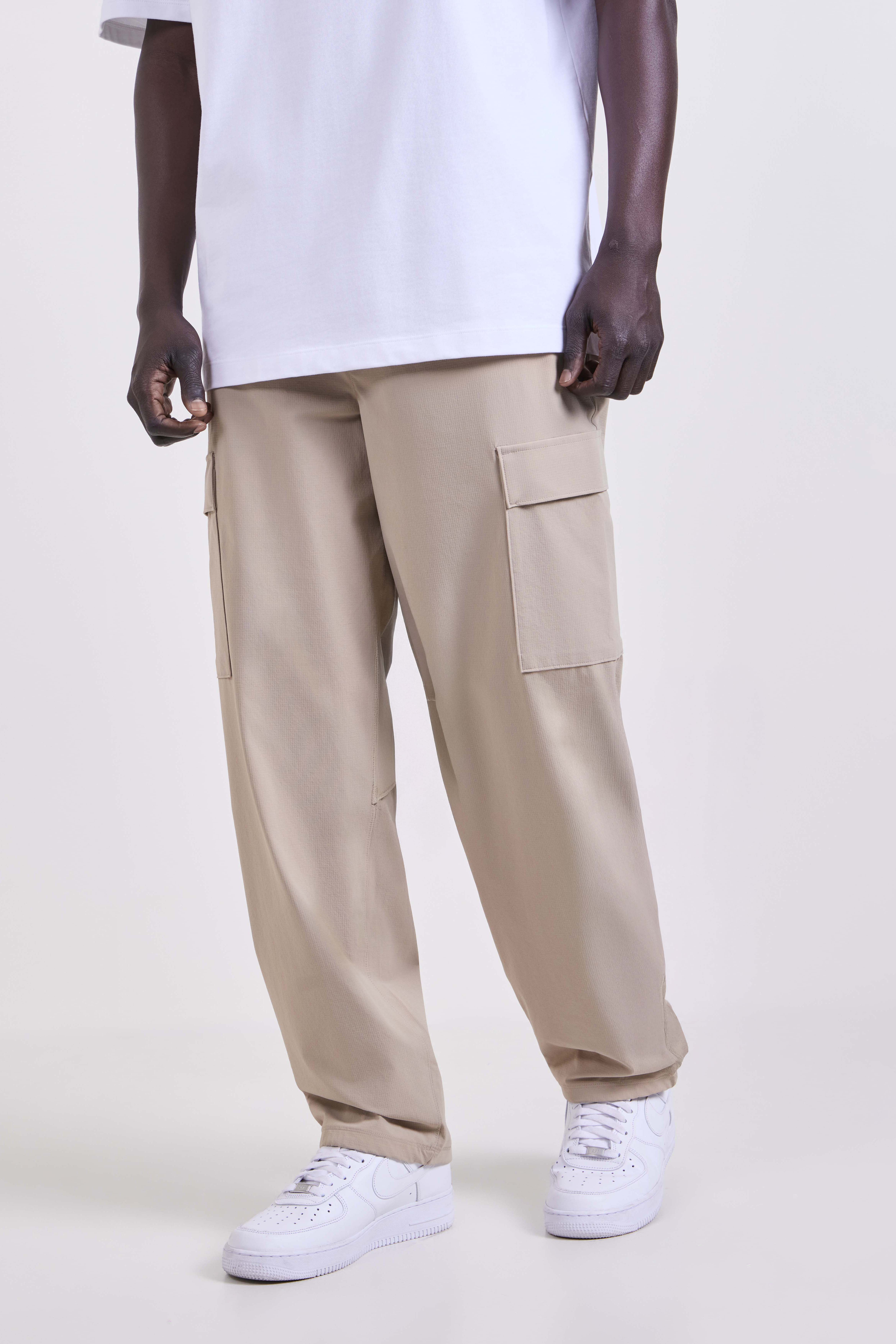 תמונת דוגמן קידמית של Ripstop Relaxed-Fit Cargo Pant Regular