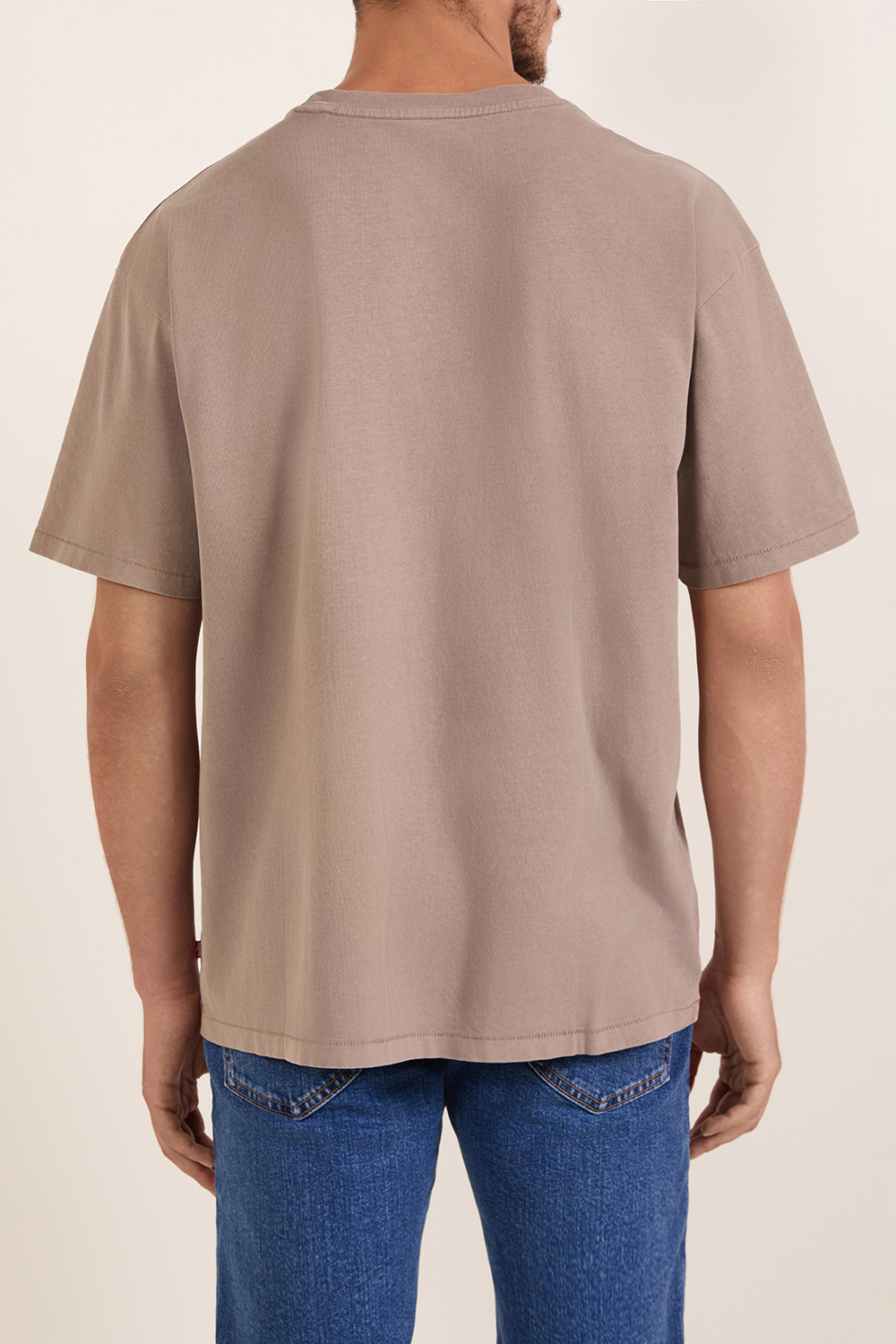 תמונת דוגמן אחורית של חולצת טי