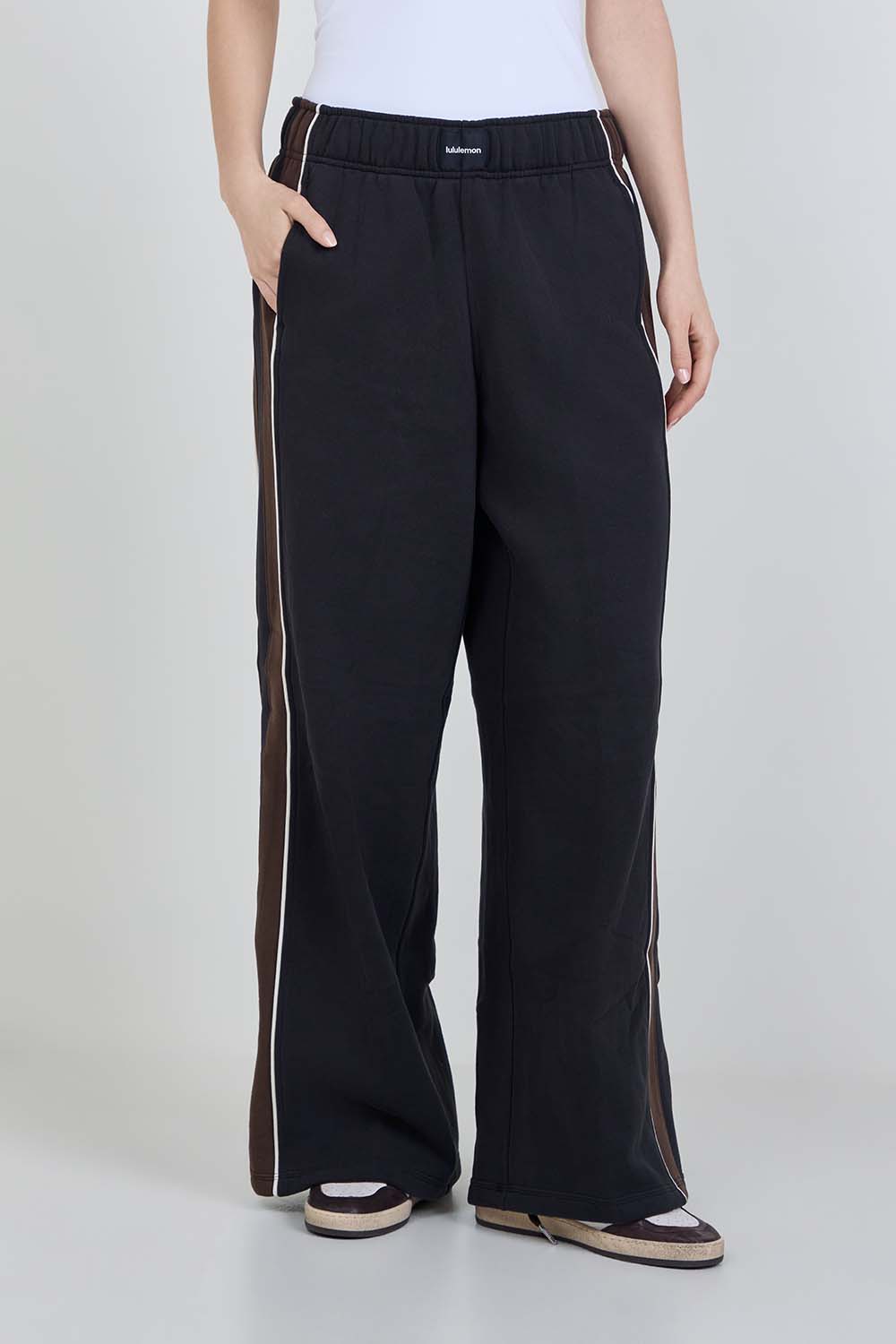 תמונת דוגמן קידמית של W Steady State OS Track Pant Stripe