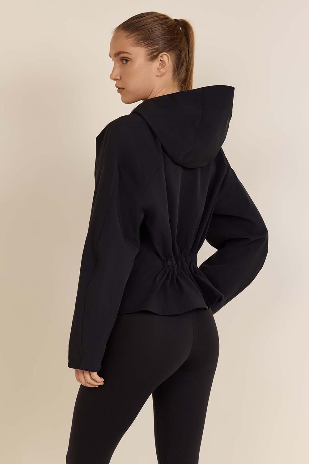 תמונת דוגמן אחורית של Cross Chill Jacket Cnich-Back Casual Jacket