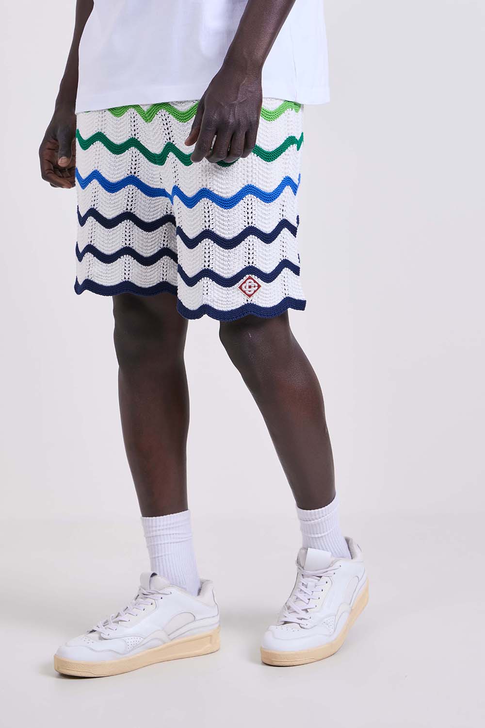 תמונת דוגמן קידמית של מכנסיים קצרים קרושה