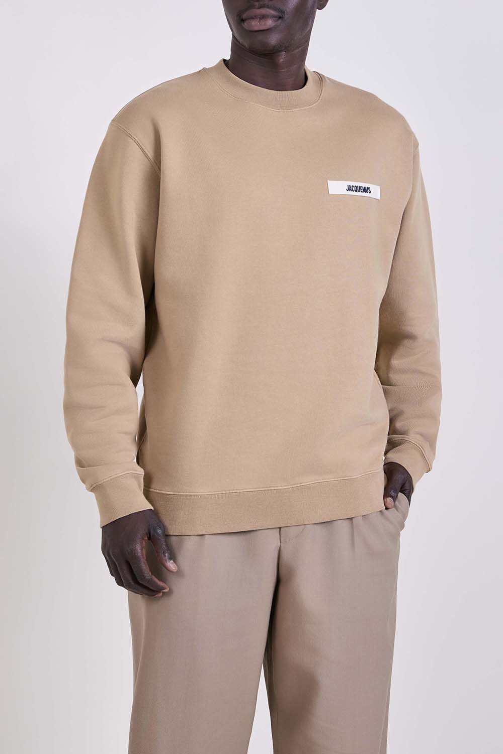 תמונת דוגמן קידמית של סווטשירט