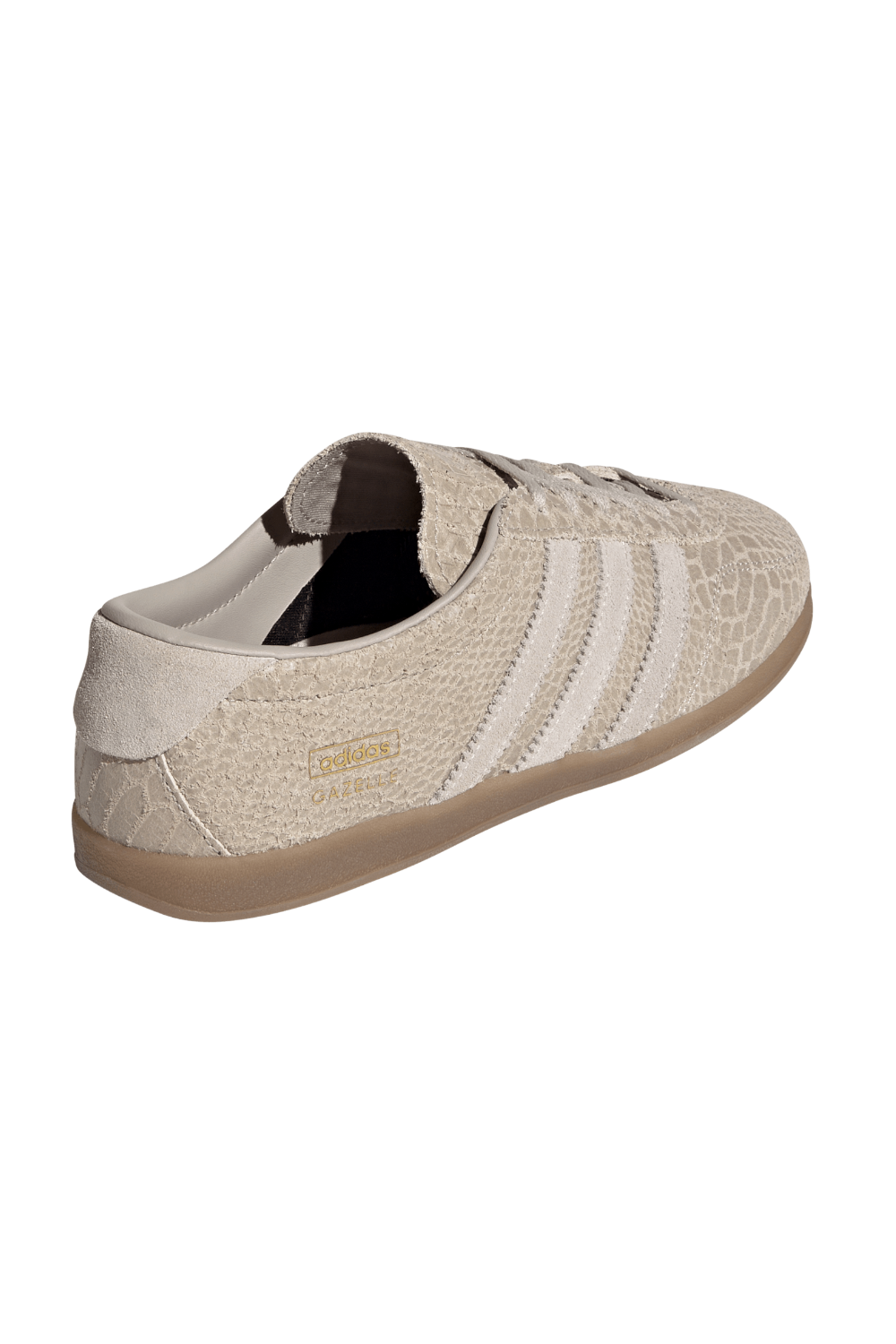 תמונת תקריב של נעלי סניקרס גזל פרו