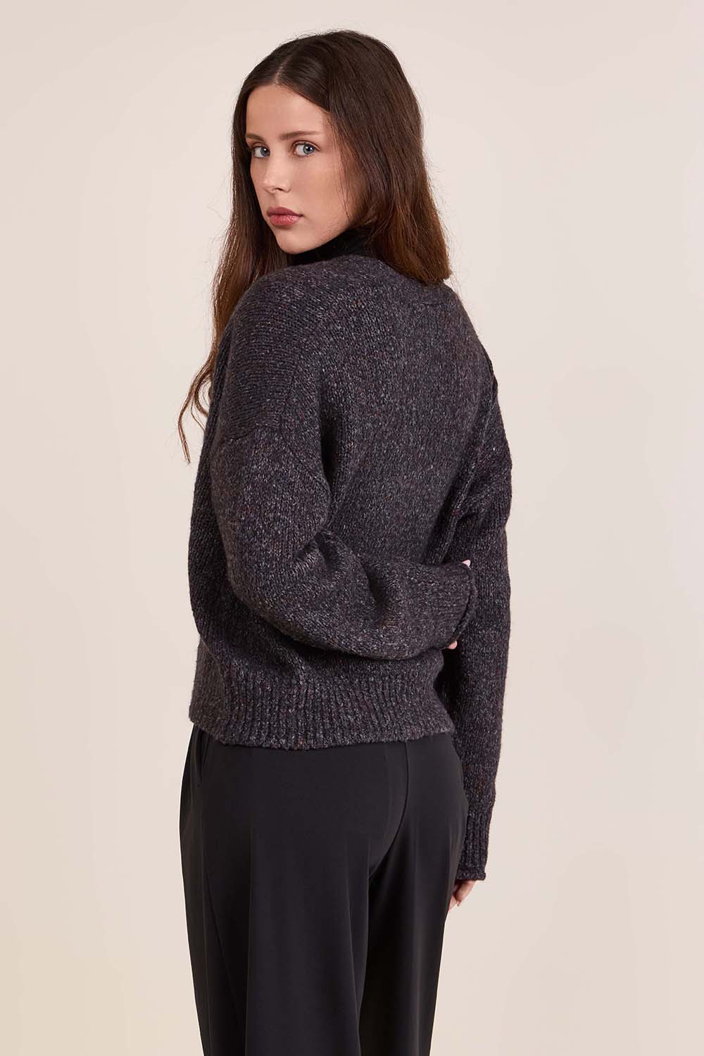 תמונת דוגמן אחורית של Wool-Blend Button-Up Cardigan