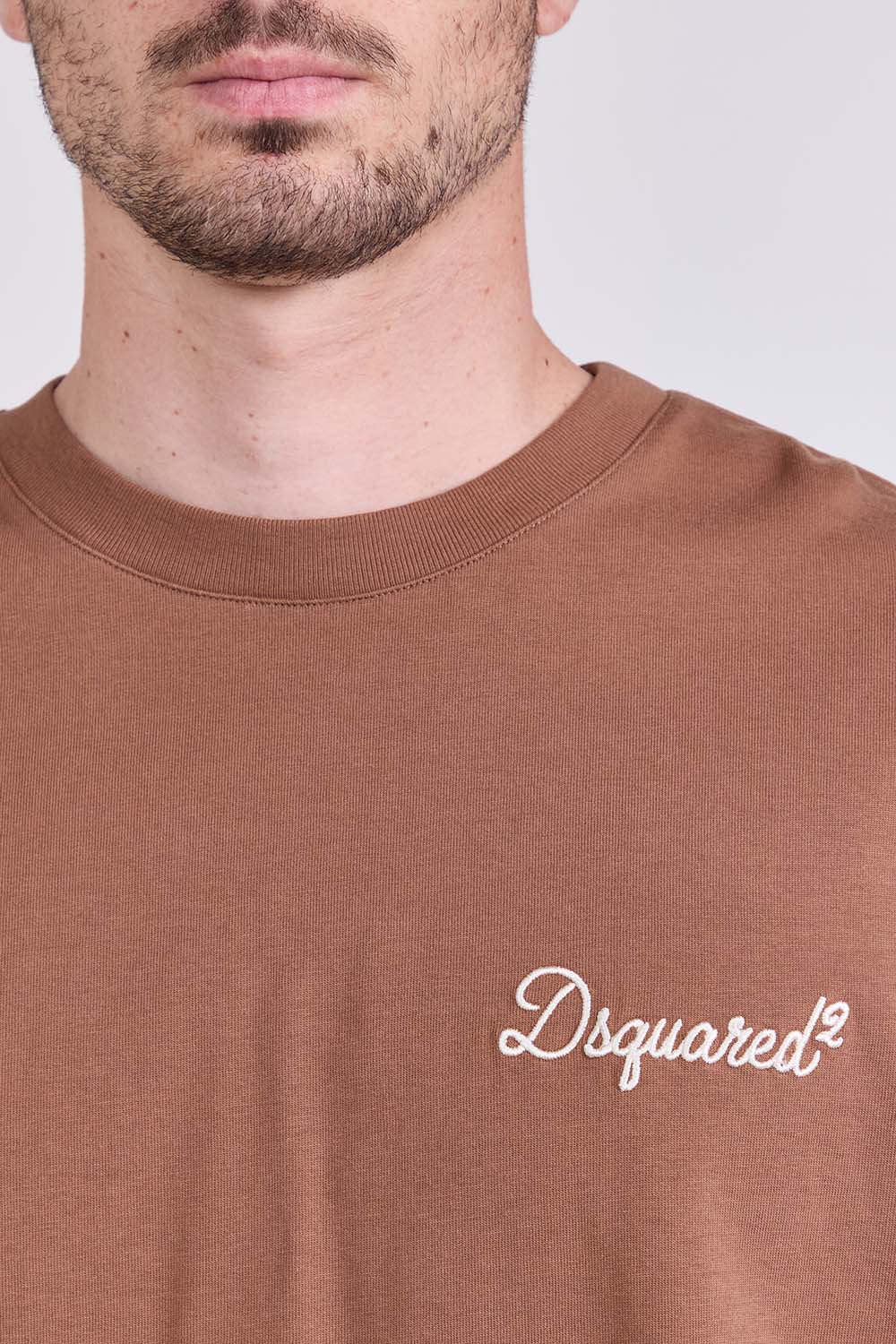 תמונת תקריב דוגמן של חולצת טי