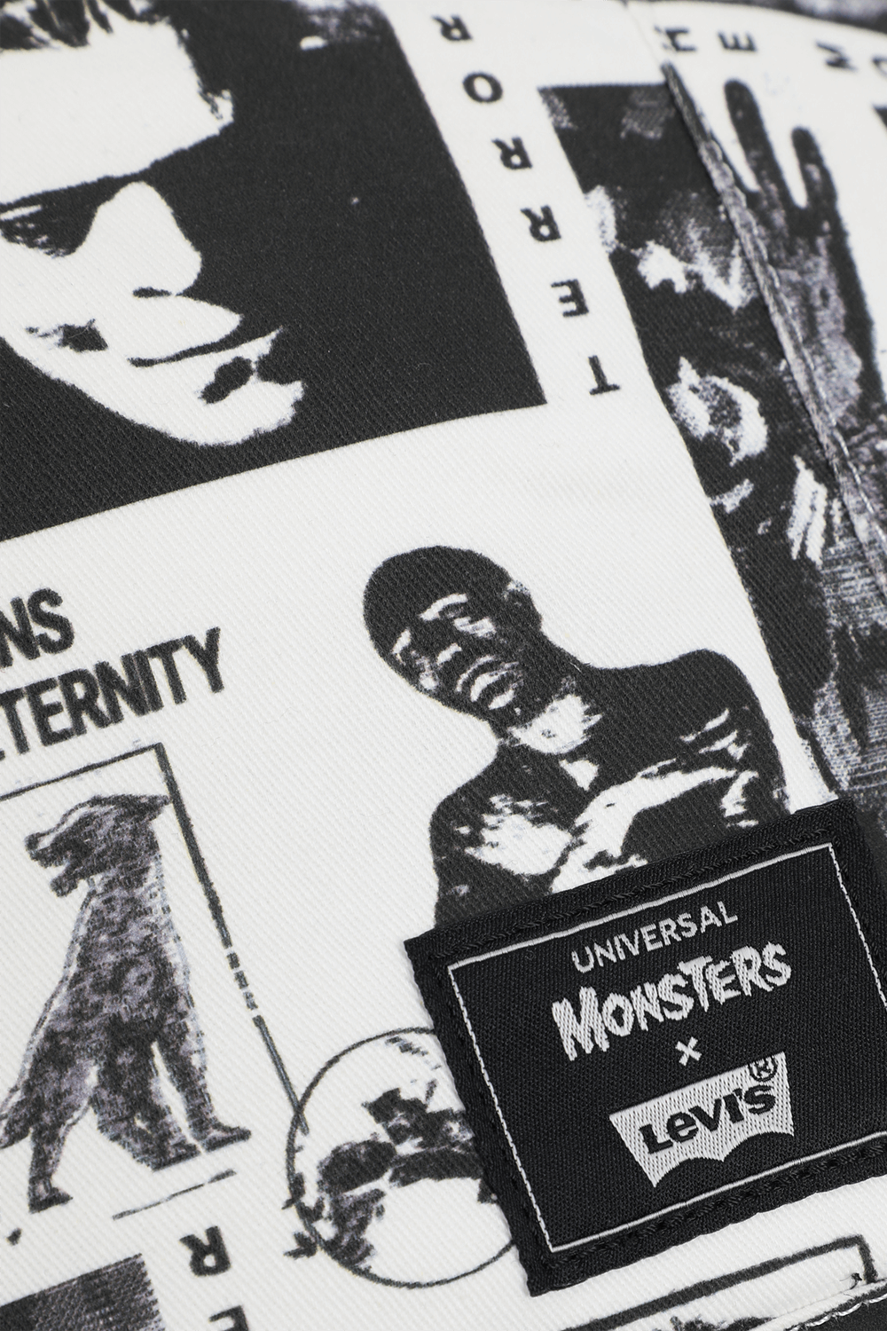 תמונת תקריב של ליוויס X מפלצות יוניברסל תיק פאוץ'