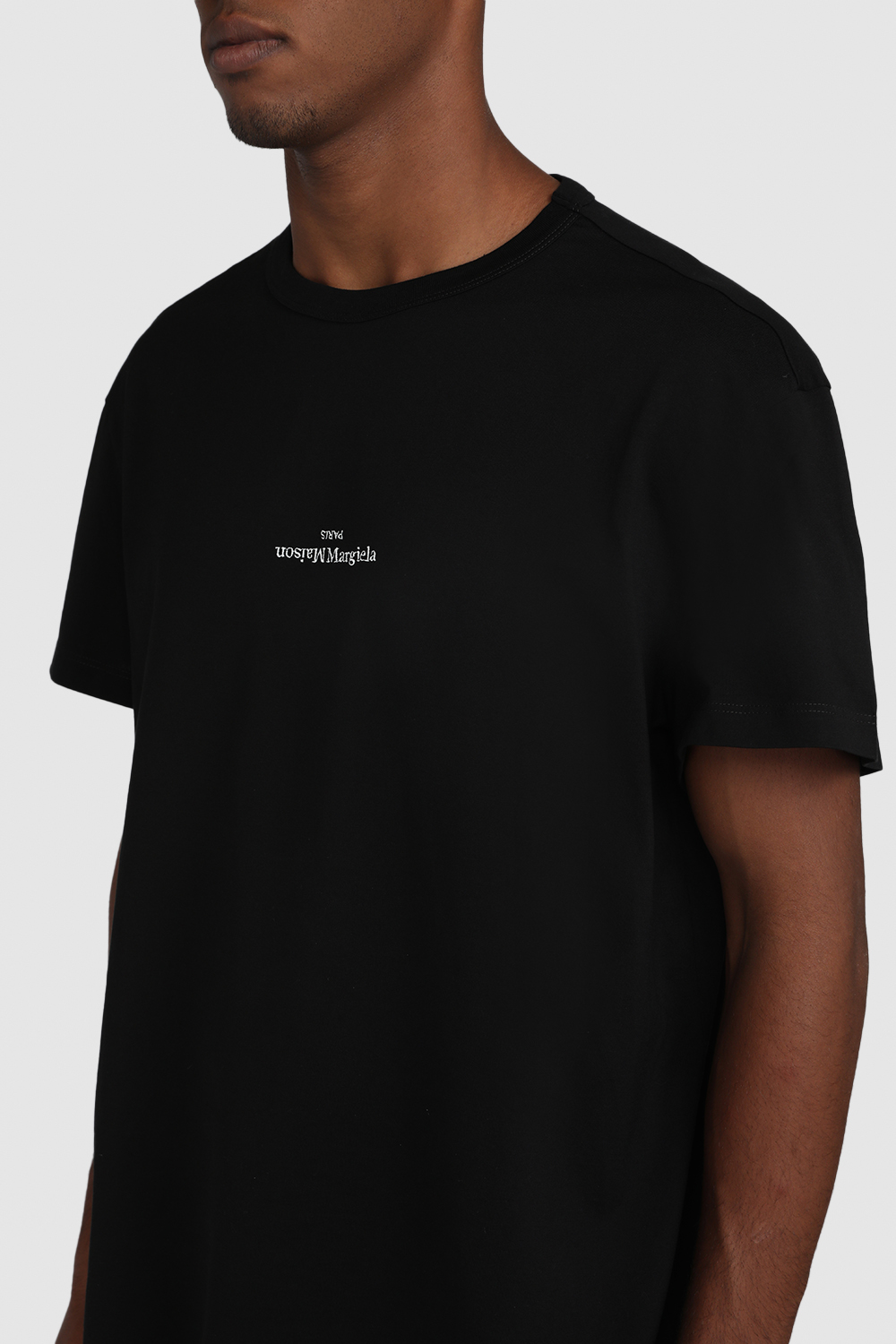 תמונת דוגמן אחורית של חולצת טי