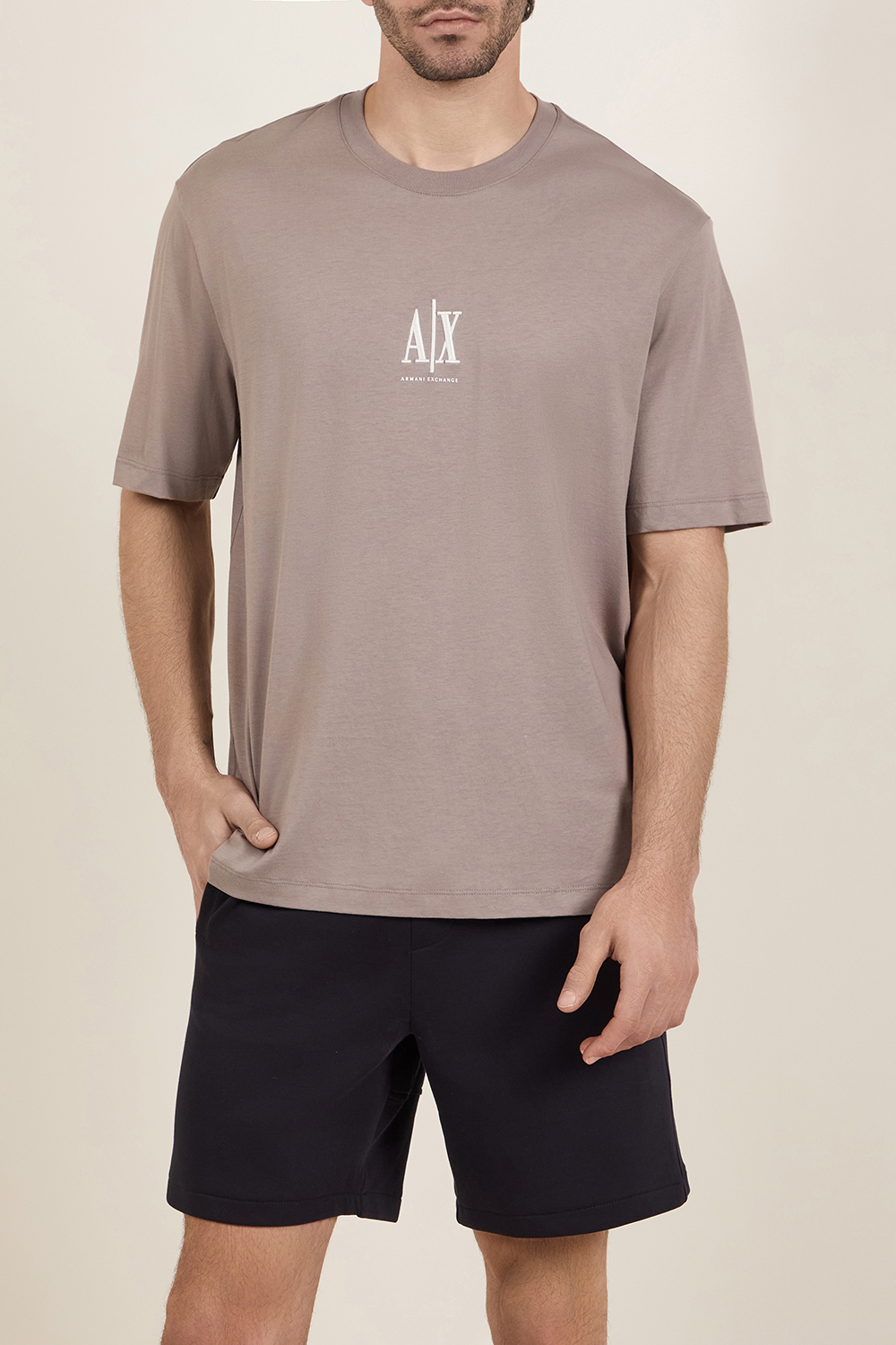 תמונת דוגמן קידמית של חולצת טי