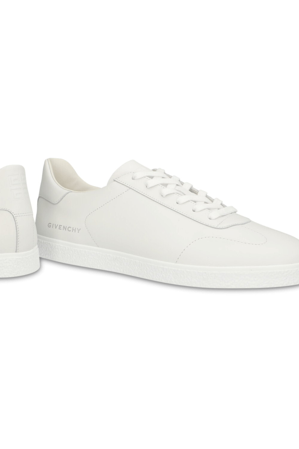 תמונת תקריב של נעלי סניקרס