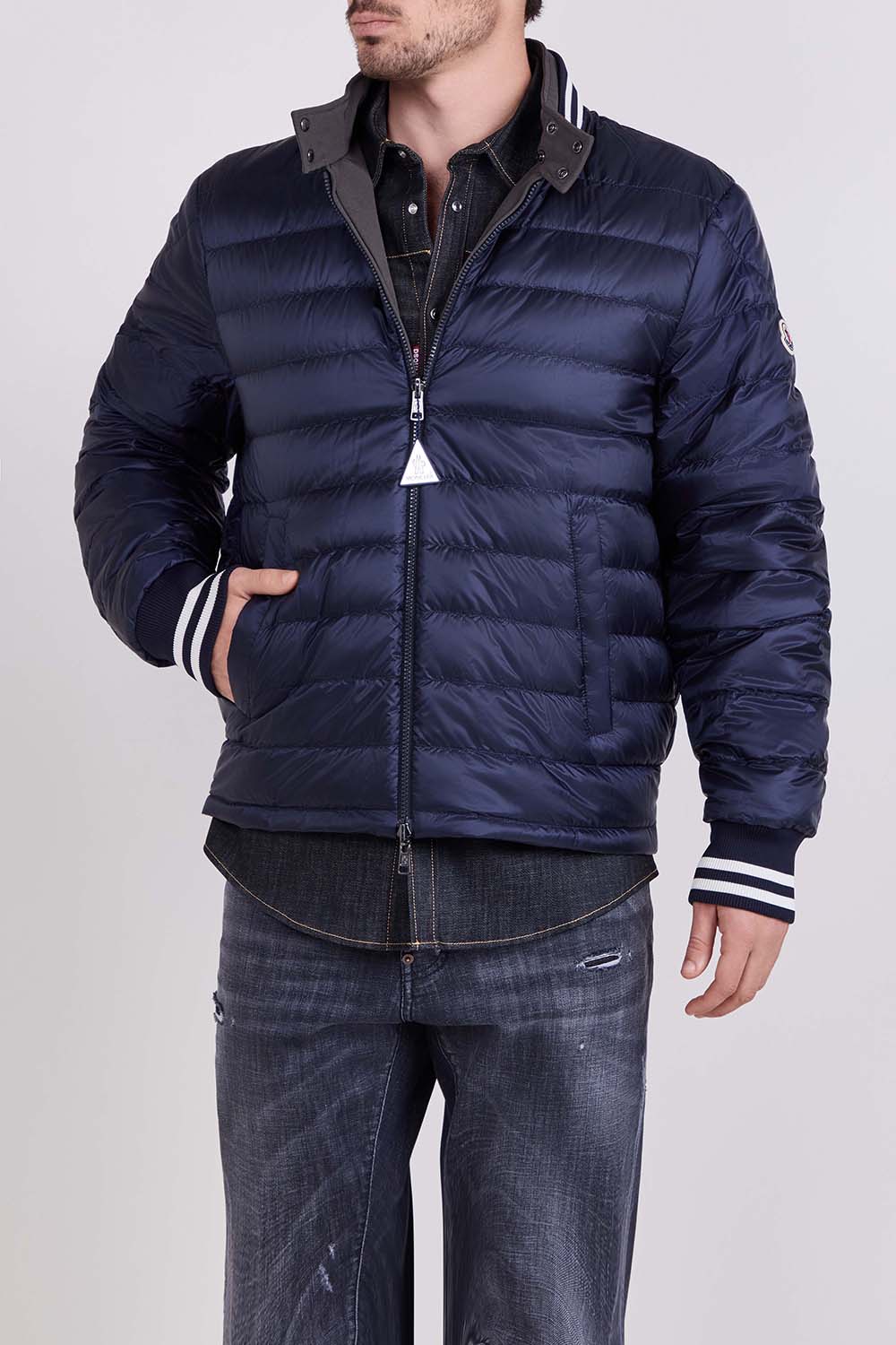 תמונת דוגמן אחורית של ז'קט בומבר