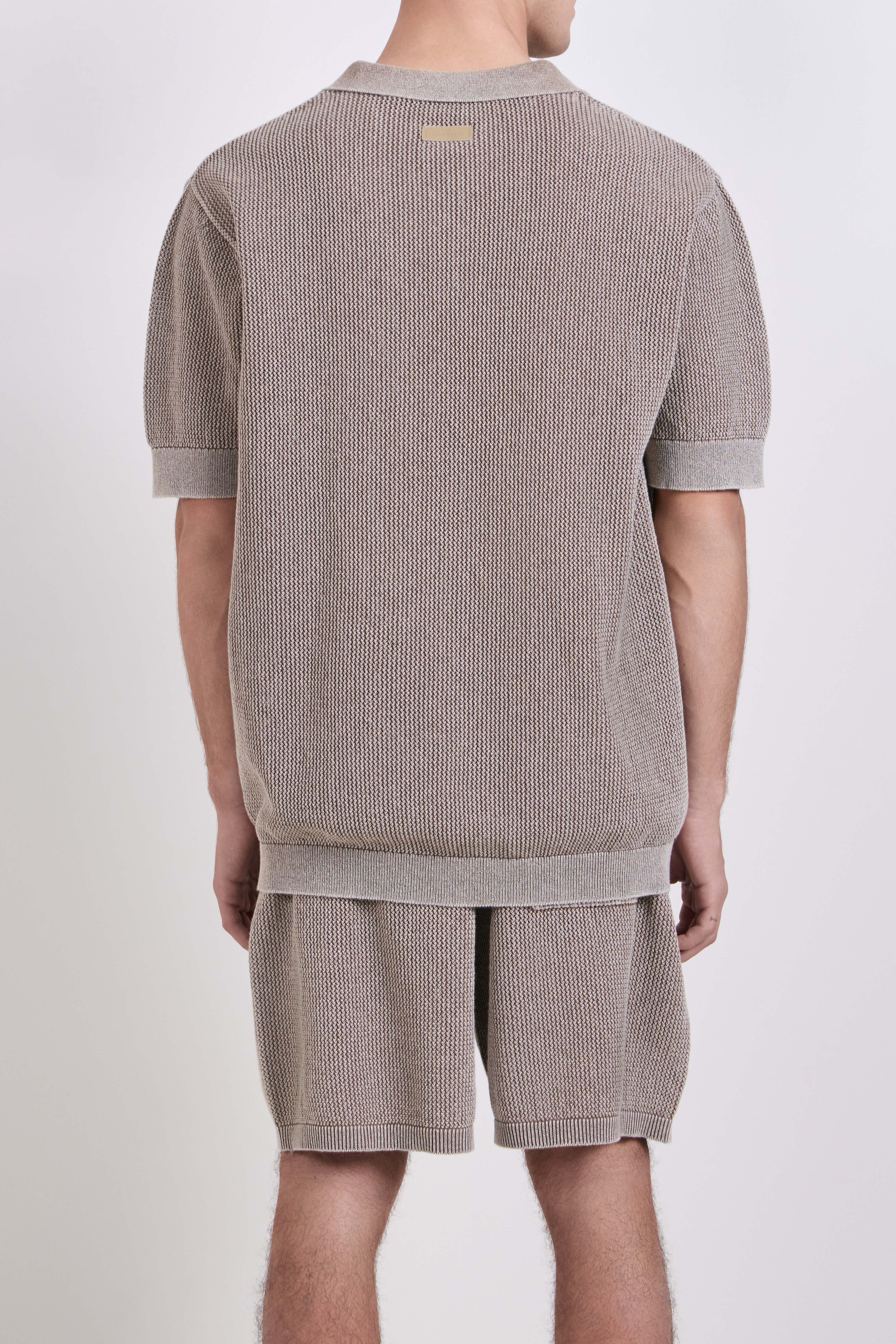 תמונת דוגמן אחורית של סריג פולו