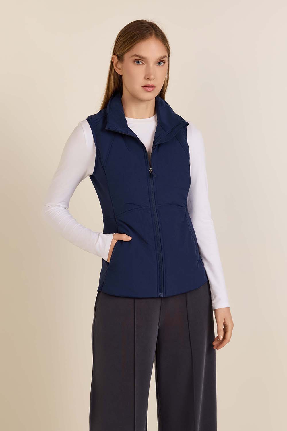 תמונת דוגמן קידמית של Another Mile Vest