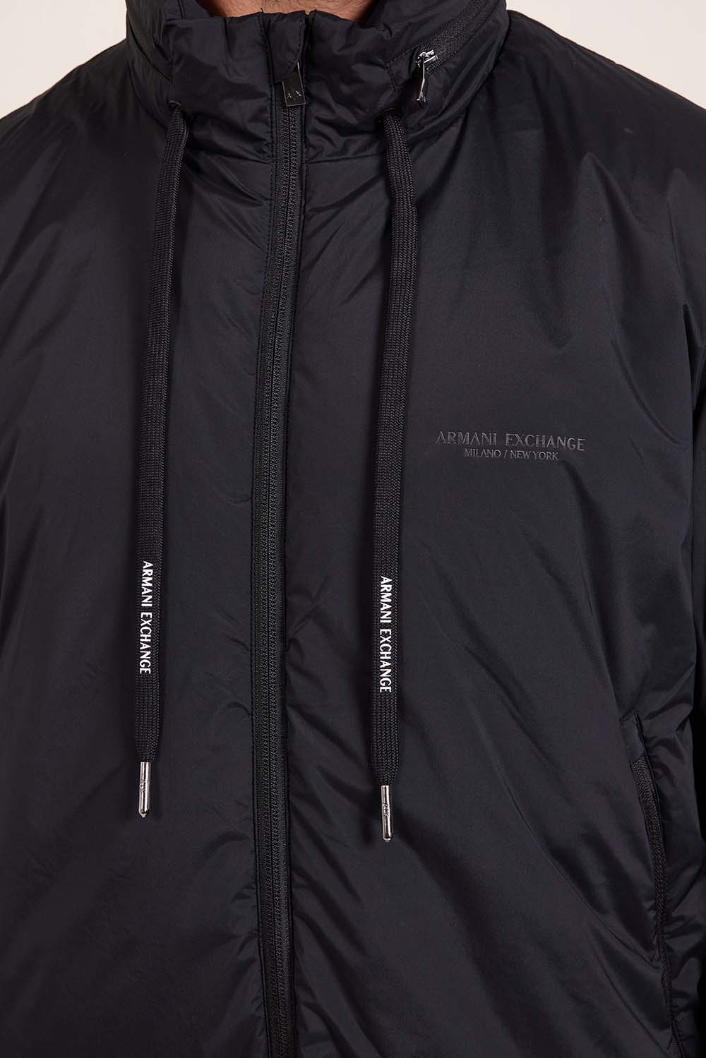 תמונת תקריב דוגמן של מעיל פוף