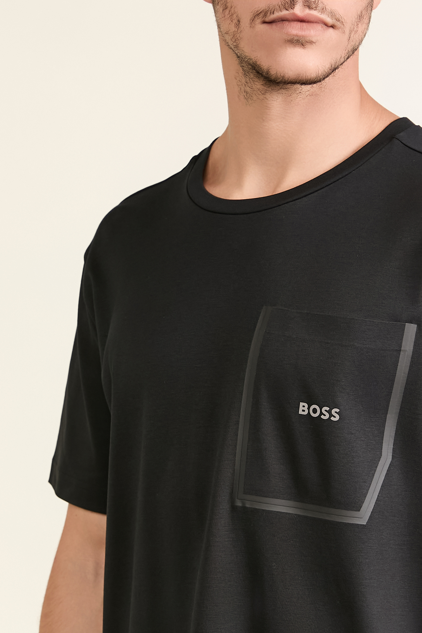 תמונת תקריב דוגמן של חולצת טי