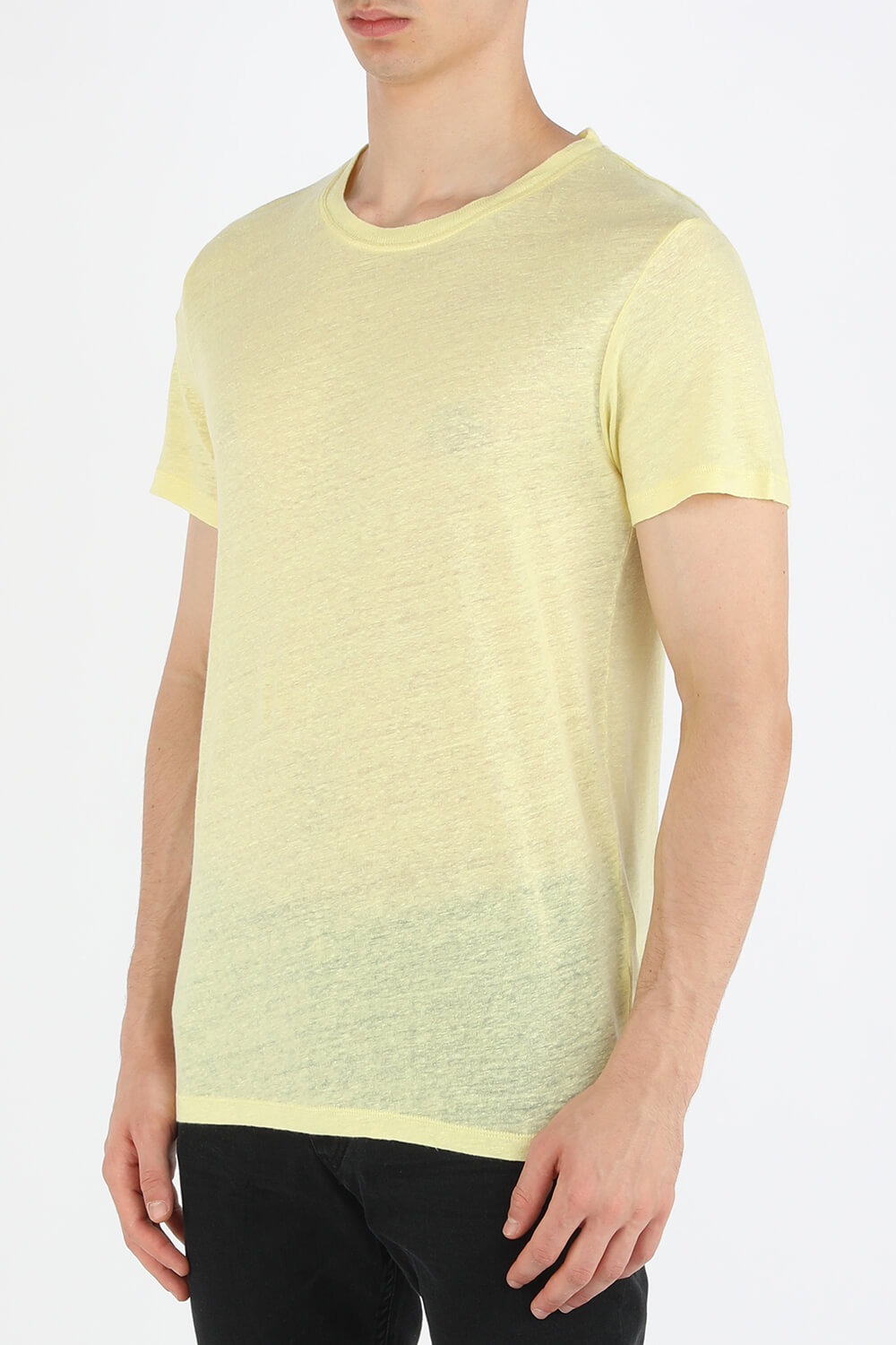 תמונת דוגמן קידמית של טישירט בצהוב בננה