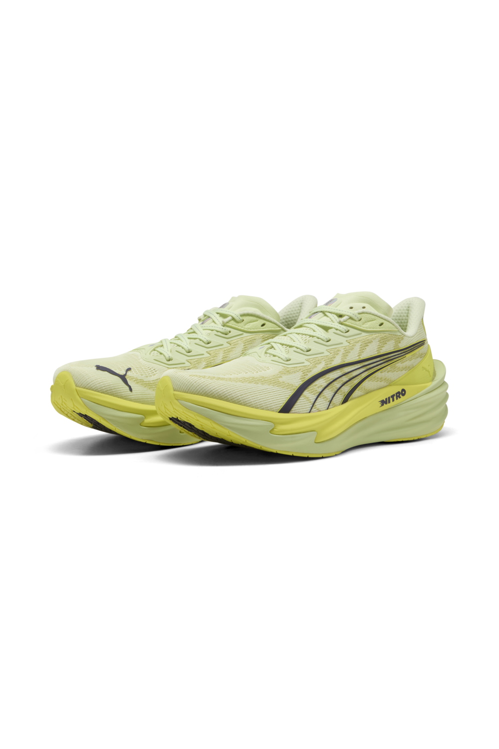 תמונת תקריב של נעלי ריצה דיביאייט ניטרו 4