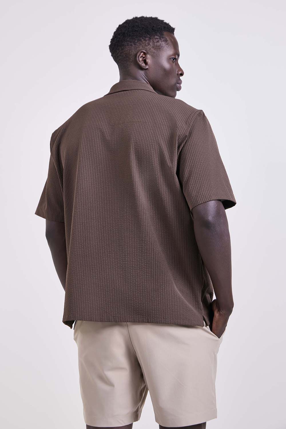 תמונת דוגמן אחורית של Airing Easy Camp-Collar Shirt *Textured