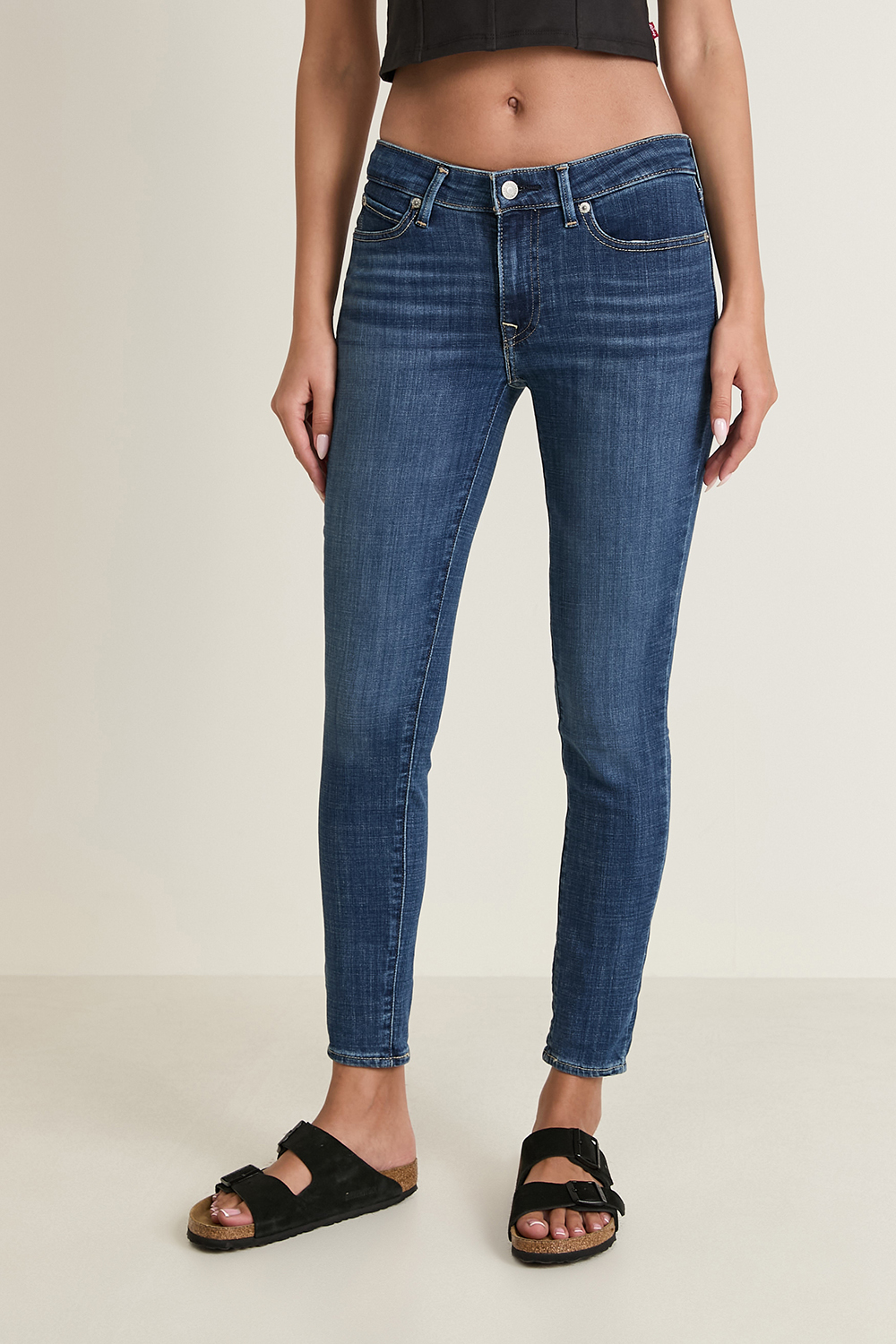 תמונת דוגמן קידמית של מכנסי ג'ינס סקיני 711