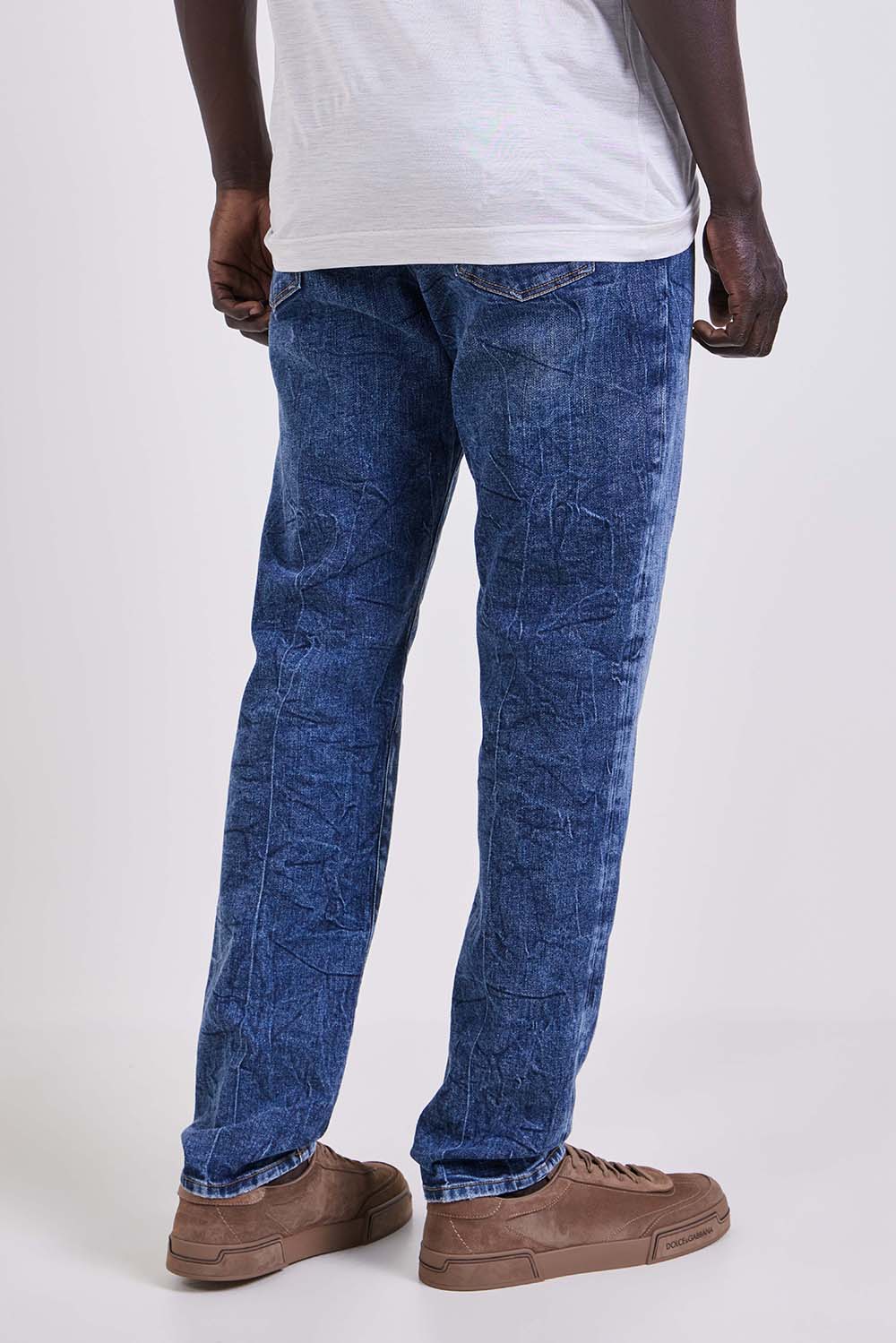 תמונת דוגמן אחורית של מכנסי ג'ינס בגזרת סלים