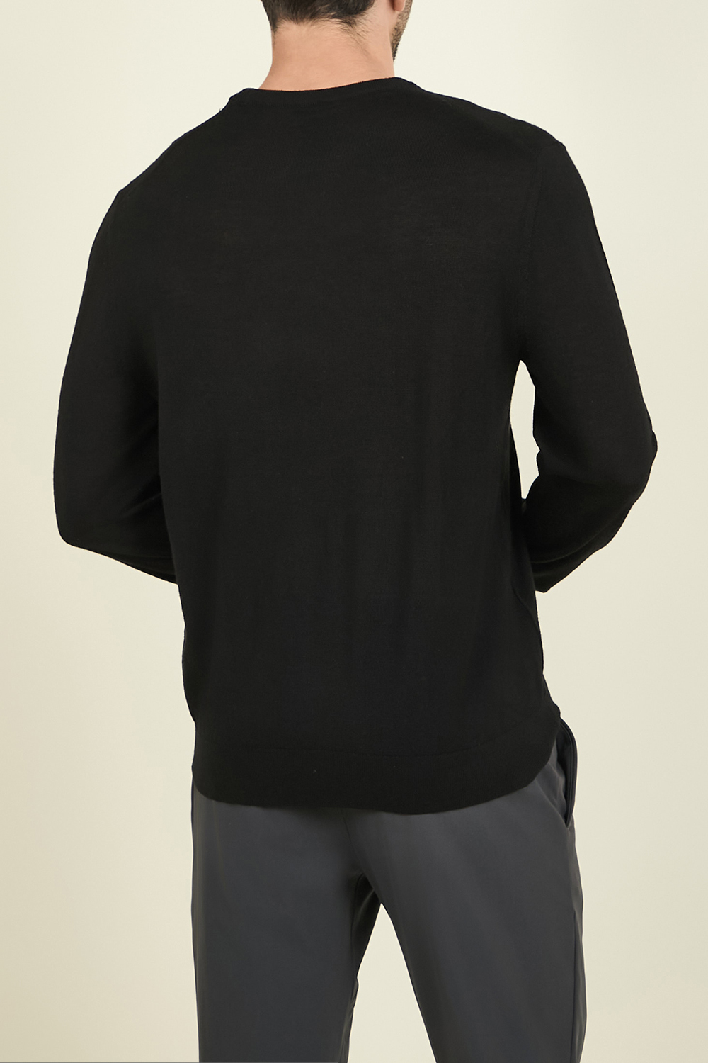 תמונת דוגמן אחורית של סריג צמר