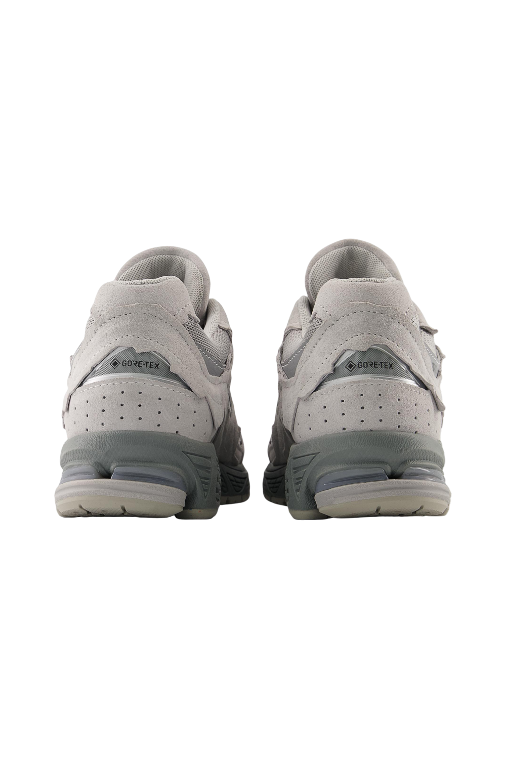 תמונת פנים של נעלי סניקרס 2002R