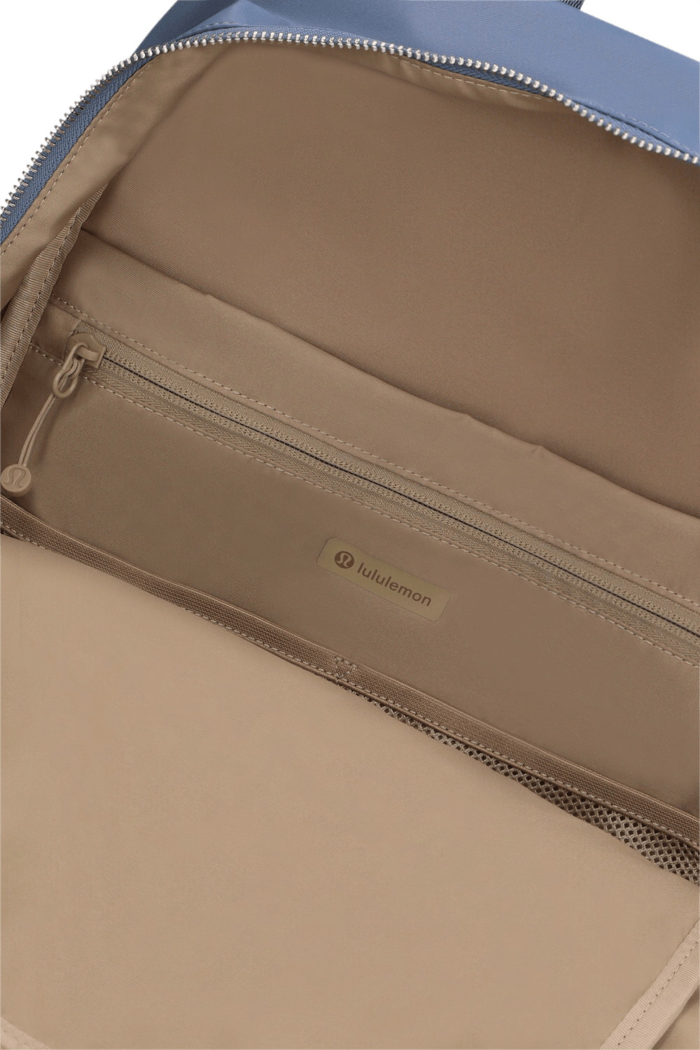 תמונת פנים של Everywhere Backpack *Metal Hardware