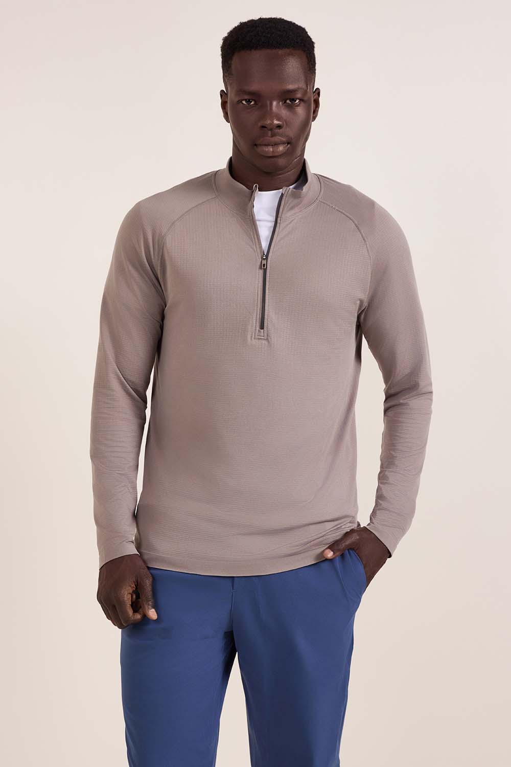 תמונת דוגמן קידמית של Metal Vent Tech Half-Zip