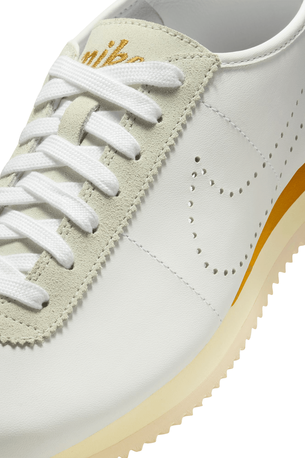 תמונת פנים של נעלי סניקרס קורטז