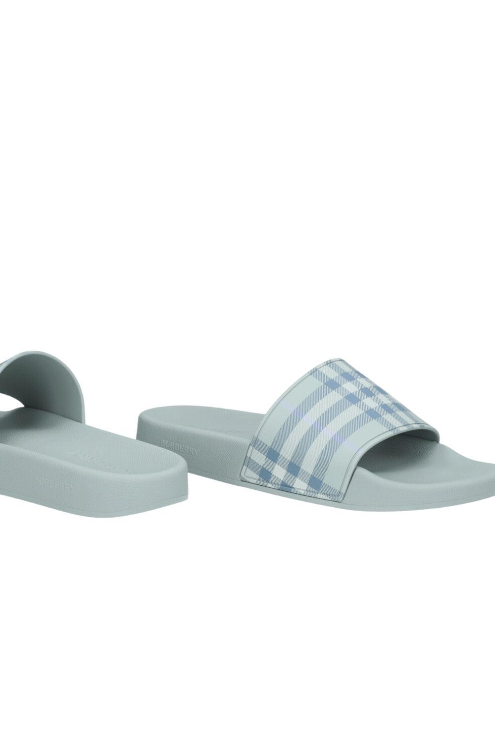 תמונת תקריב של כפכפי סליידס