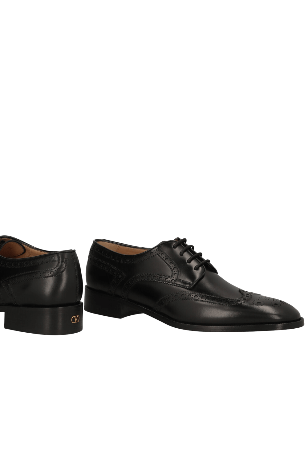 תמונת תקריב של נעלי אוקספורד