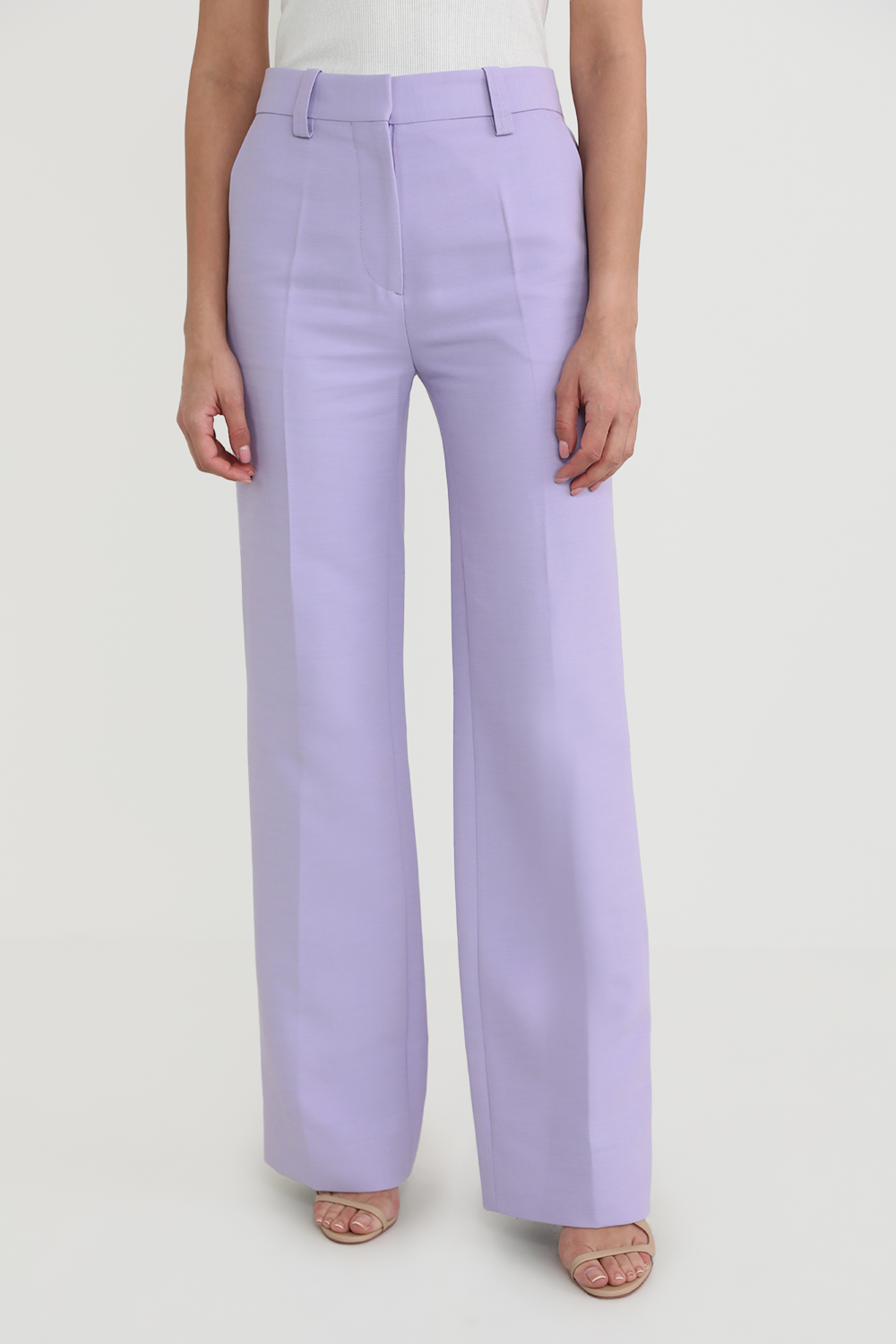 תמונת דוגמן קידמית של מכנסיים בגזרה ישרה