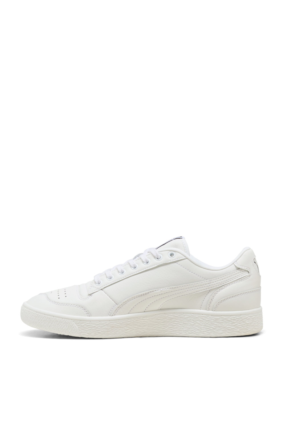 תמונה אחורית של נעלי סניקרס