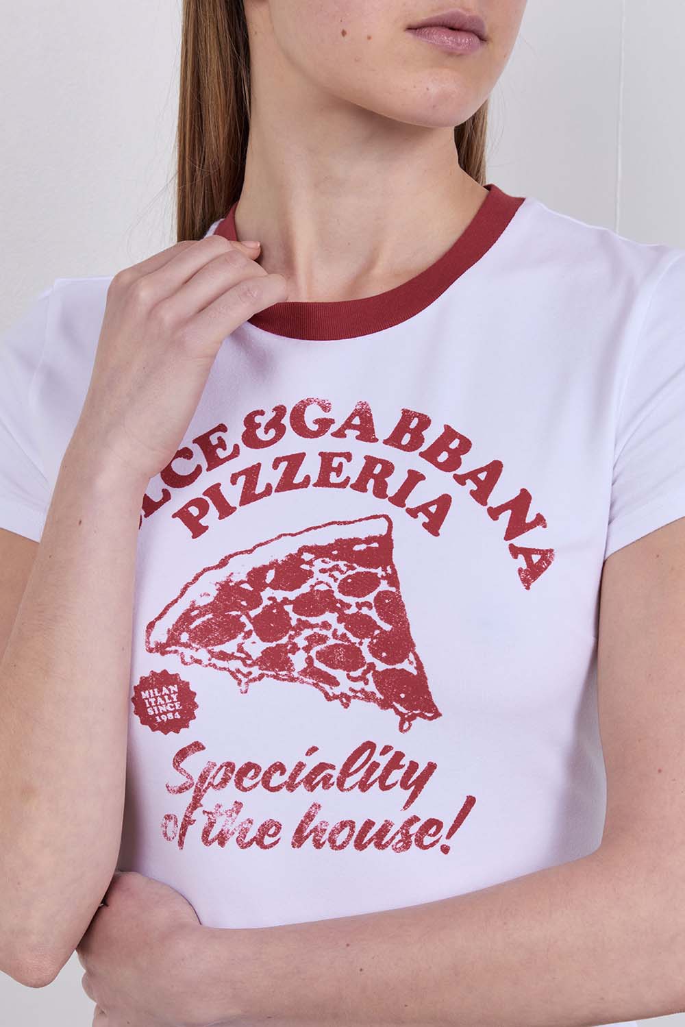 תמונת תקריב דוגמן של חולצת טי