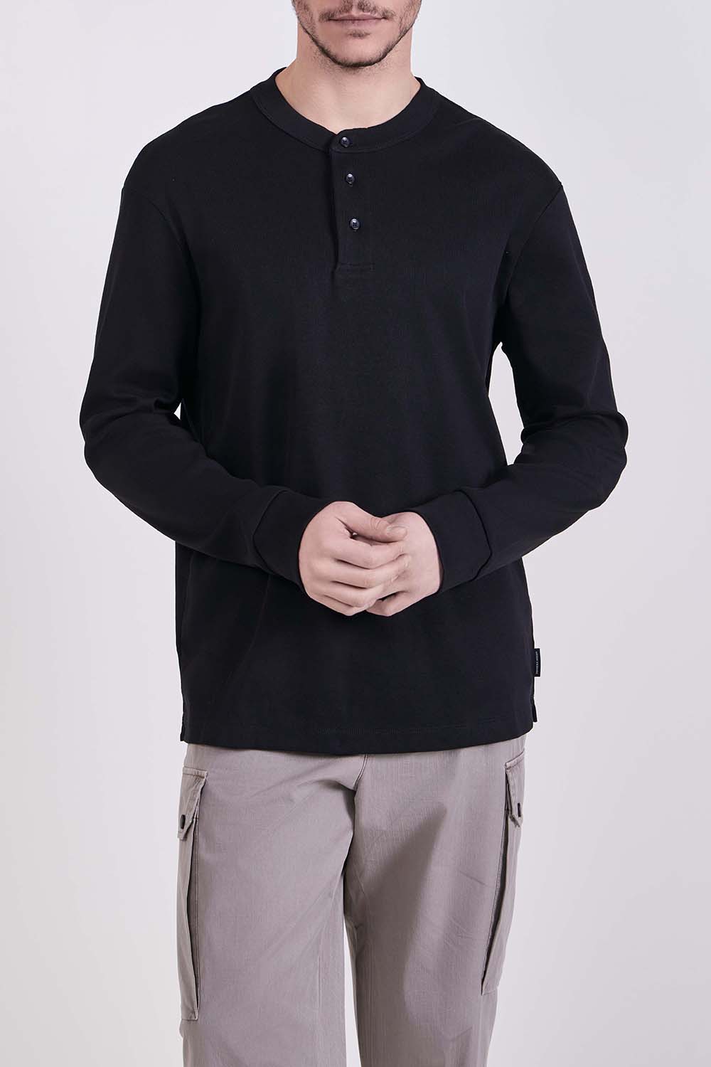 תמונת דוגמן קידמית של חולצת טי שרוול ארוך