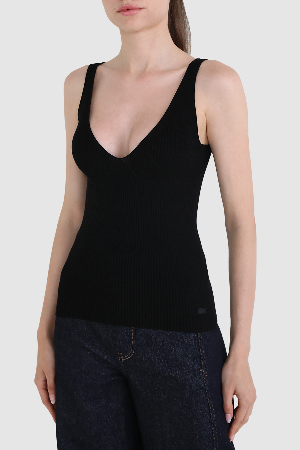 תמונת דוגמן קידמית של גופיית ריב