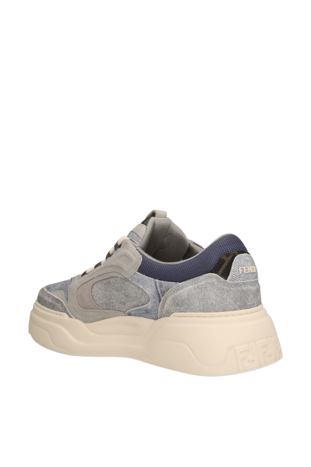 תמונה אחורית של נעלי סניקרס פורס