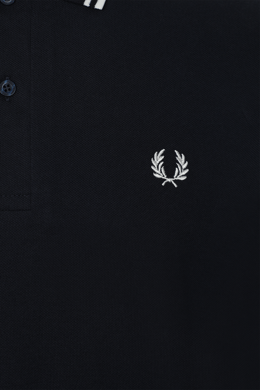 תמונה אחורית של חולצת פולו ארוכה