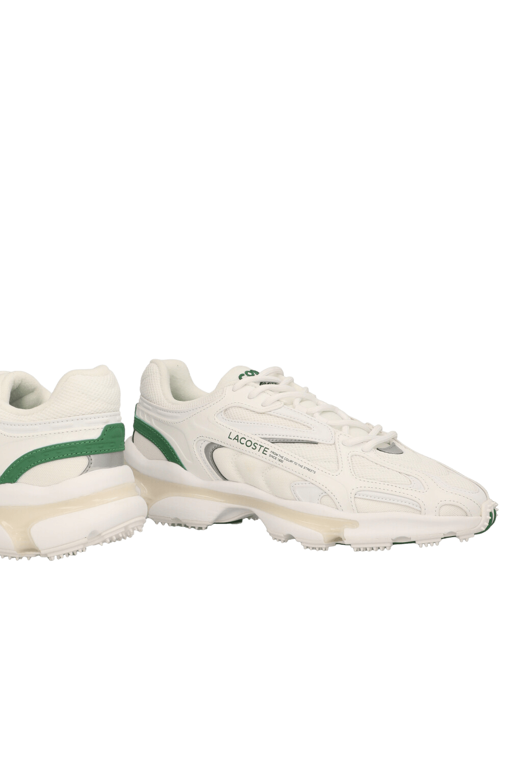 תמונת תקריב של נעלי סניקרס