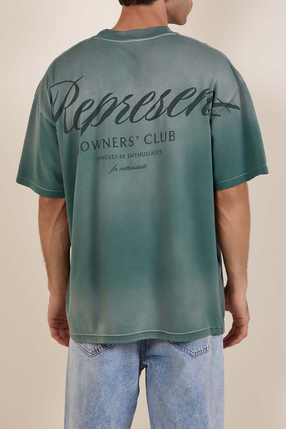 תמונת תקריב דוגמן של חולצת טי