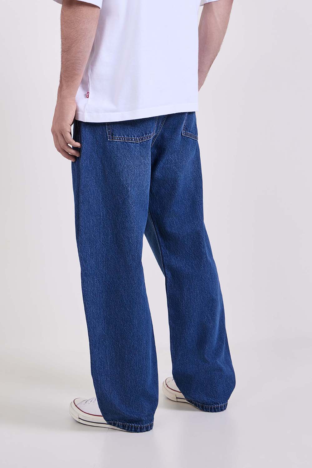 תמונת דוגמן אחורית של מכנסי ג`ינס באגי בארל