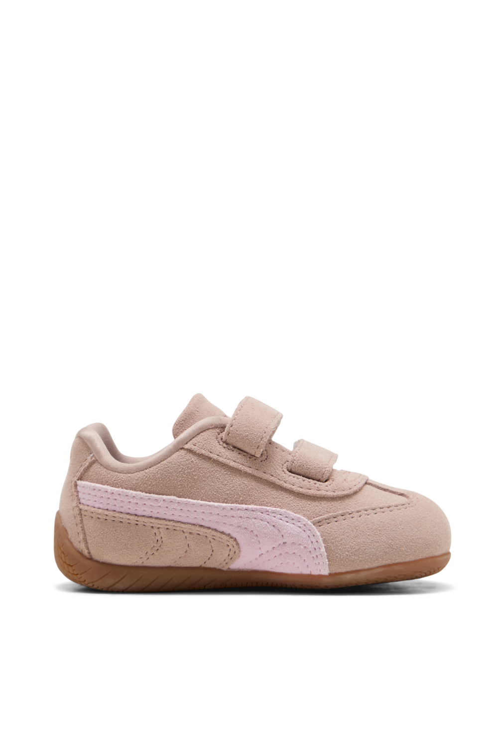 תמונה קידמית של נעלי סניקרס