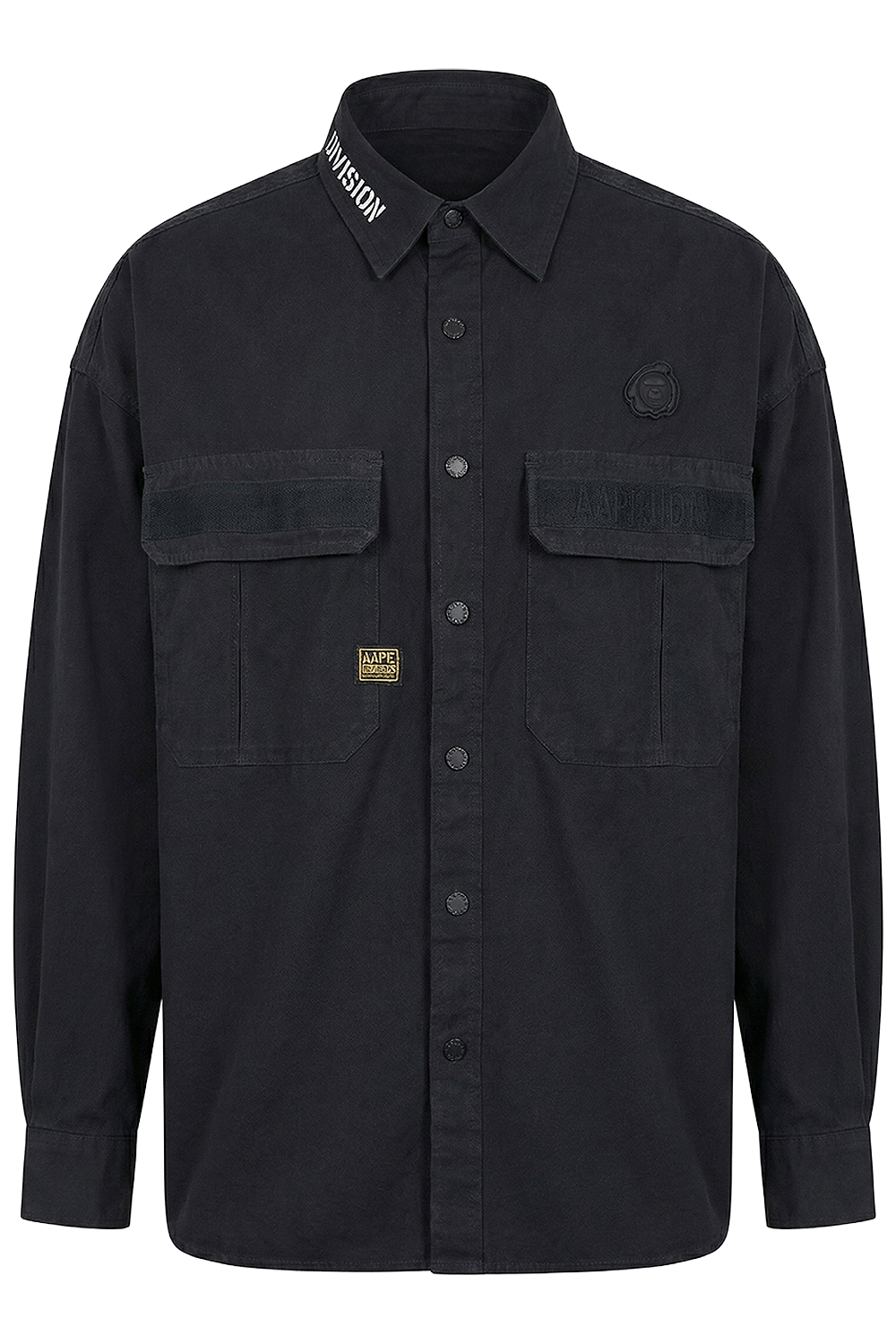 תמונה קידמית של חולצה מכופתרת בגזרת אוברסייז