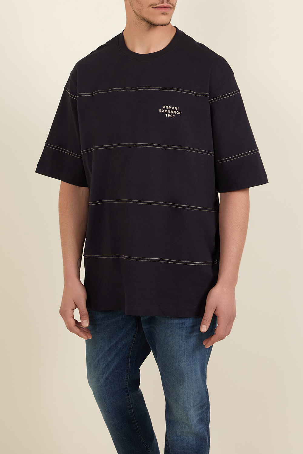 תמונת דוגמן קידמית של חולצת טי