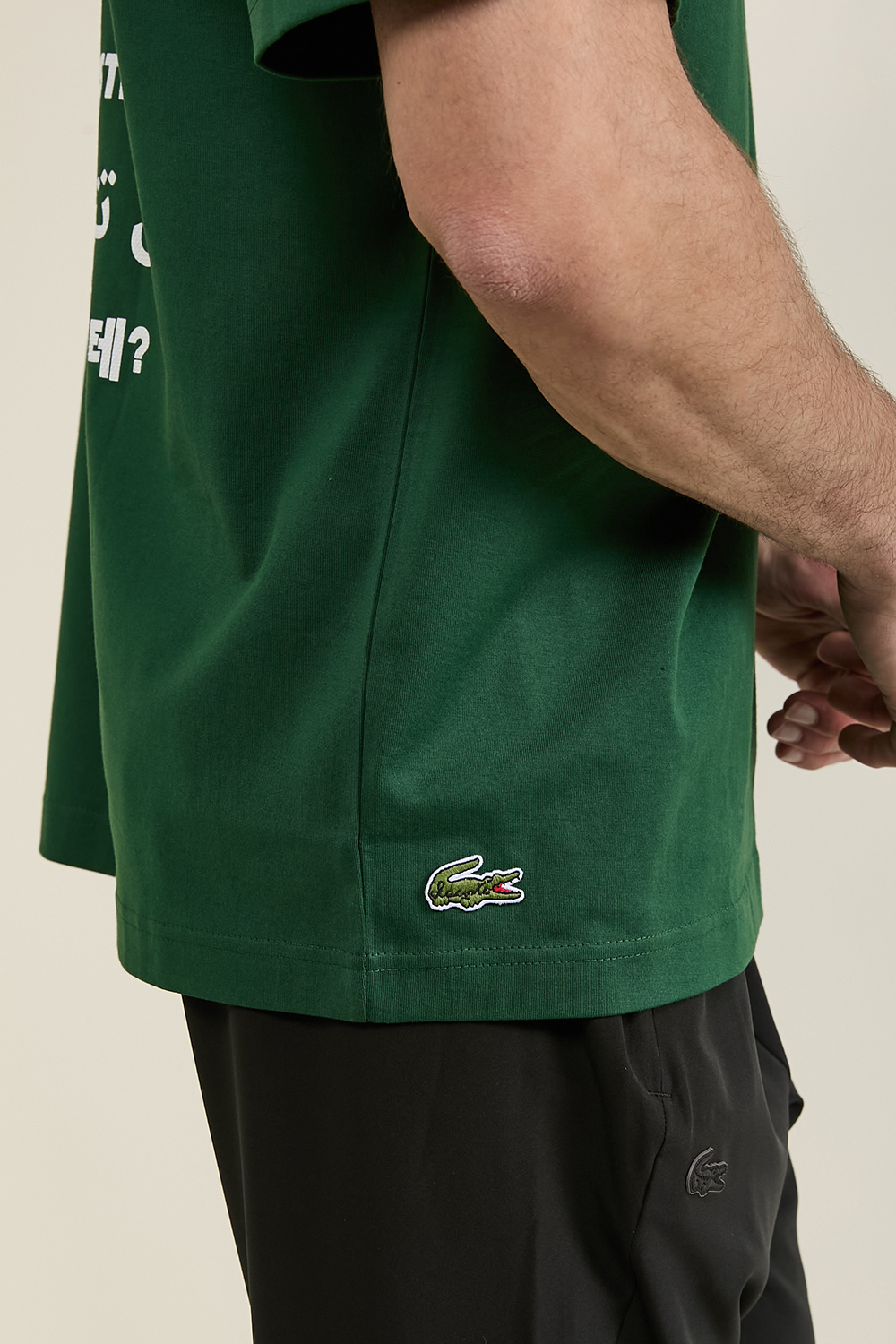 תמונת תקריב דוגמן של חולצת טי