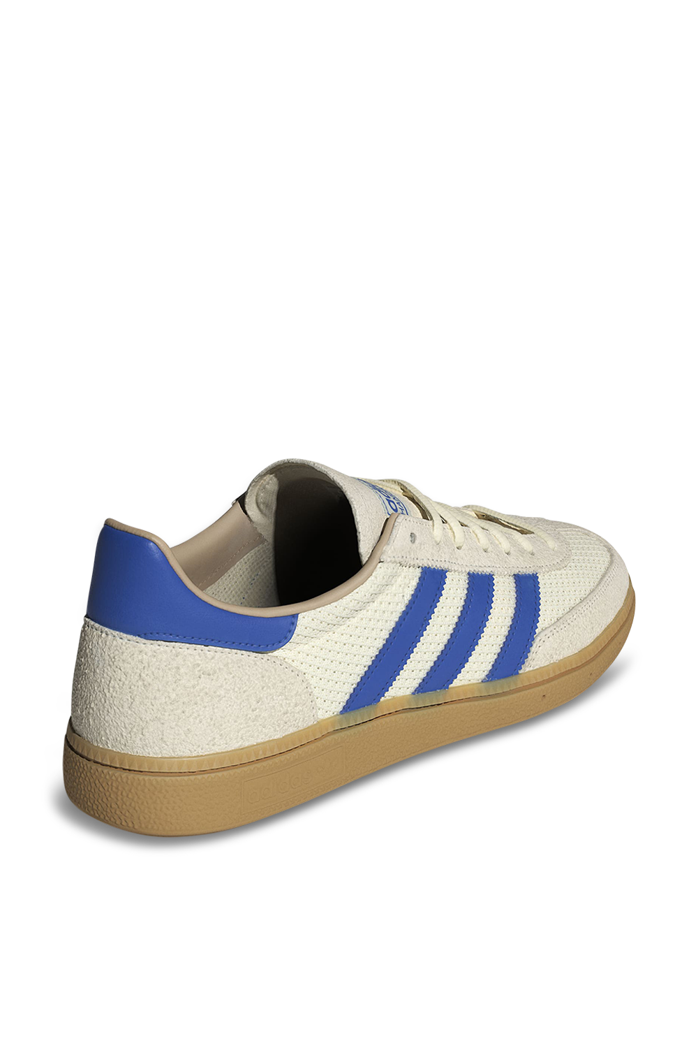 תמונת תקריב של נעלי סניקרס האנדבול ספזיאל